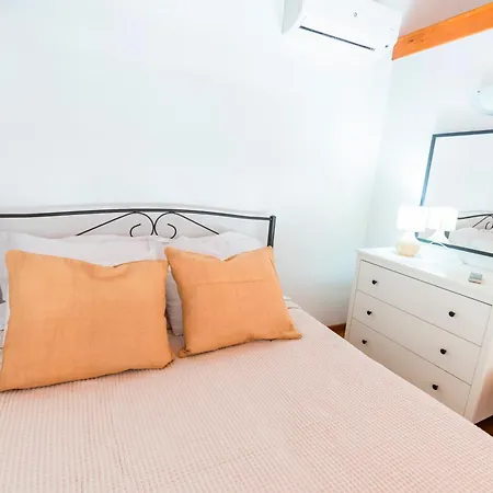 Apartment Myrtia